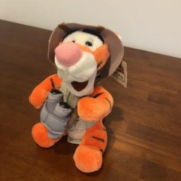 Walt Disney World Animal Kingdom Safari Tigger Plus Collectible Doll NWT. - Picture 3 of 16